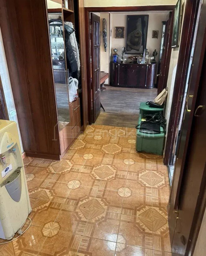 3 Սենյականոց Բնակարան, 99քմ, 2/10 հարկ, Նորմալ Վիճակում
