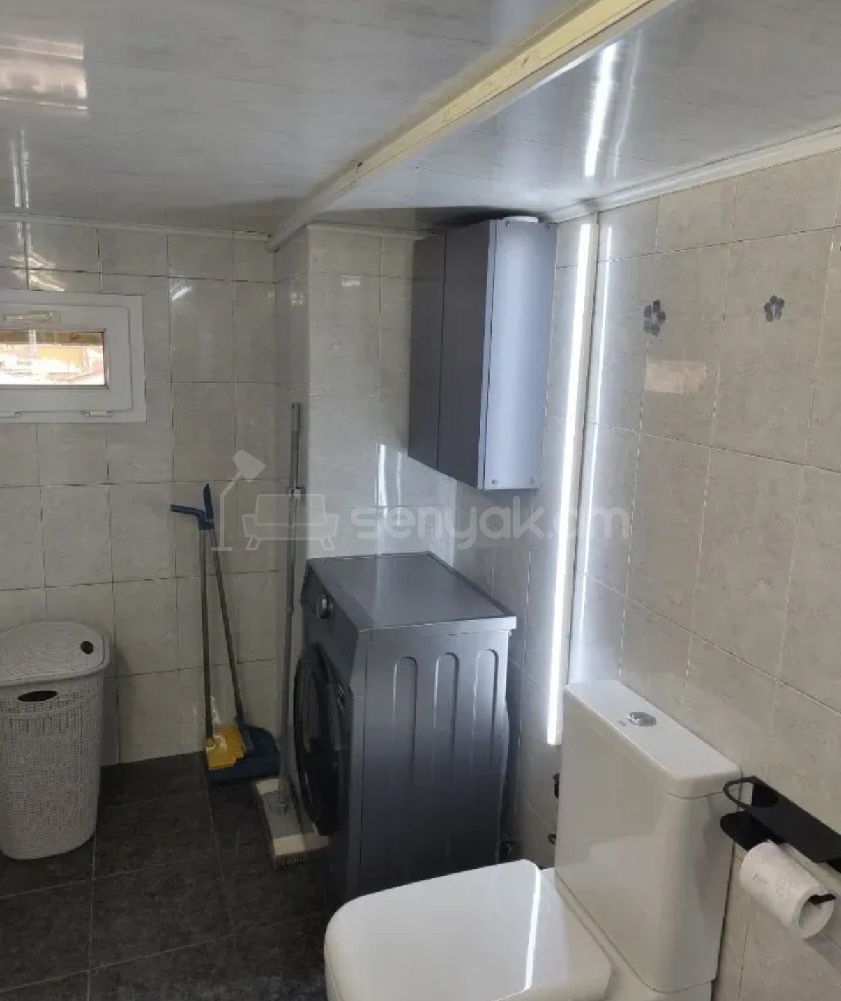 2 Սենյականոց Բնակարան Քարե Շենքում, 80քմ, 5/5 հարկ, Կապիտալ Վերանորոգված