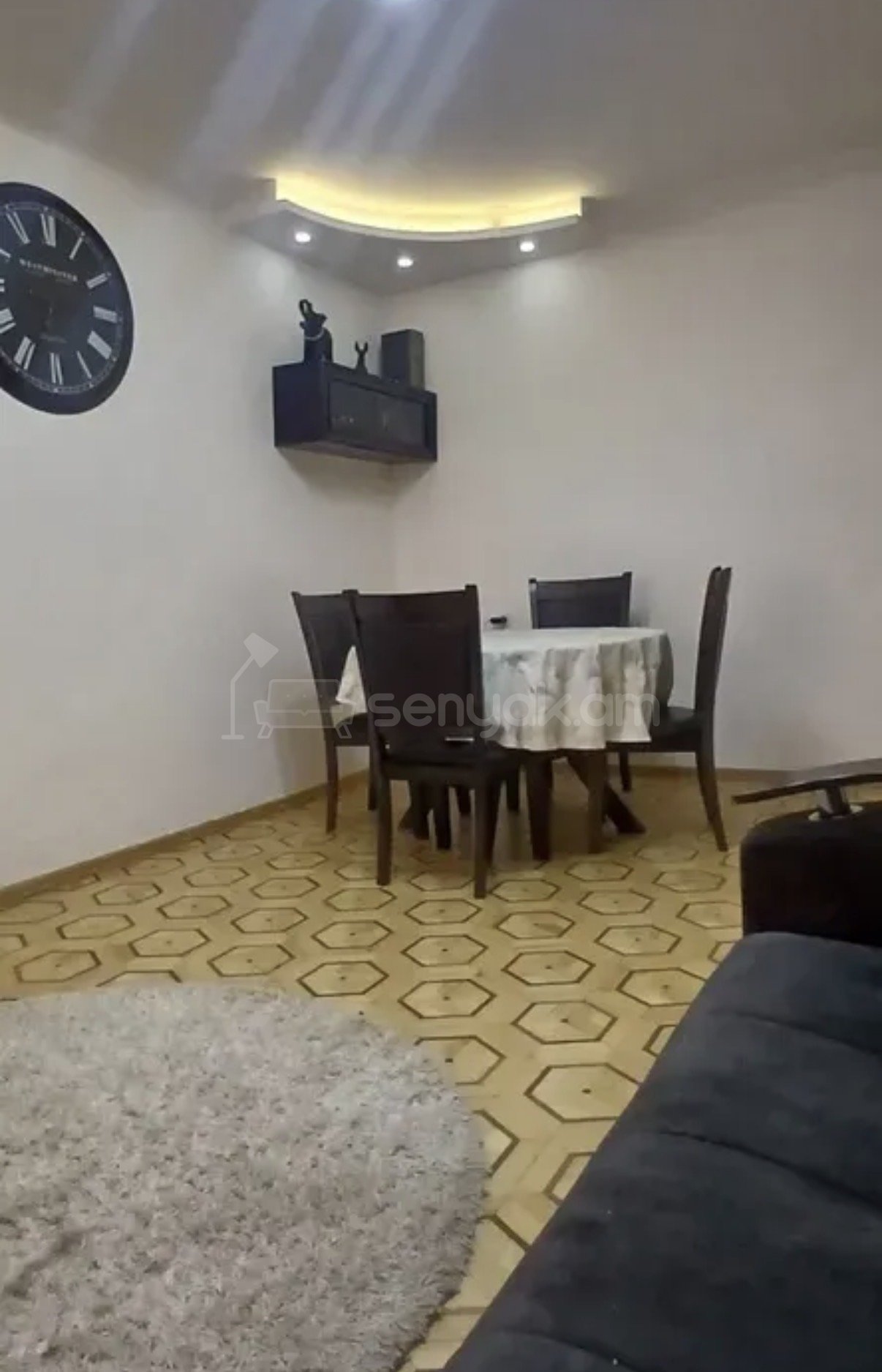 2 Սենյականոց Բնակարան Քարե Շենքում, 74քմ, 5/5 հարկ, Կապիտալ Վերանորոգված