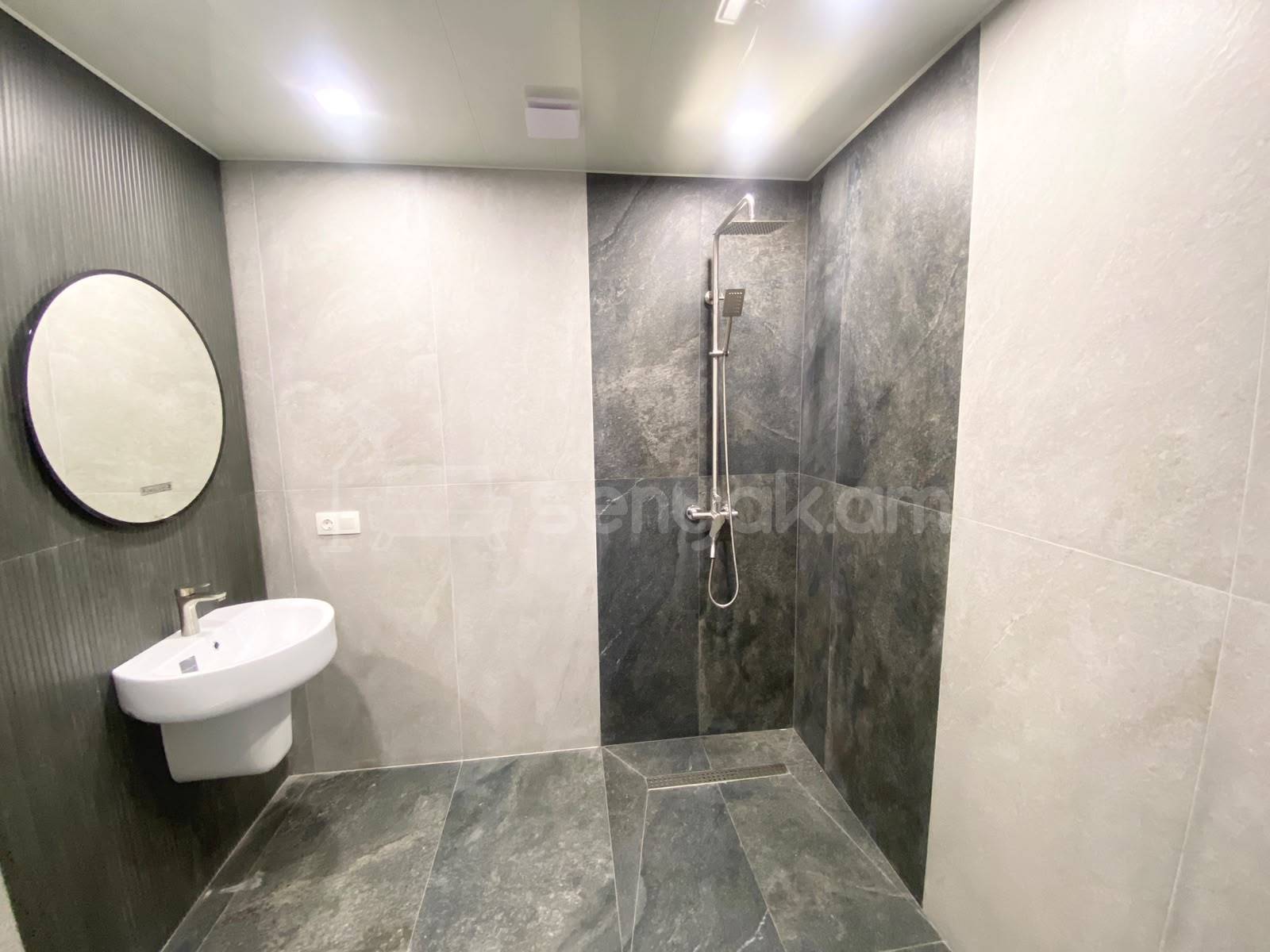 3 Սենյականոց Բնակարան Նորակառույցում, 111քմ, 11/14 հարկ, Կապիտալ Վերանորոգված