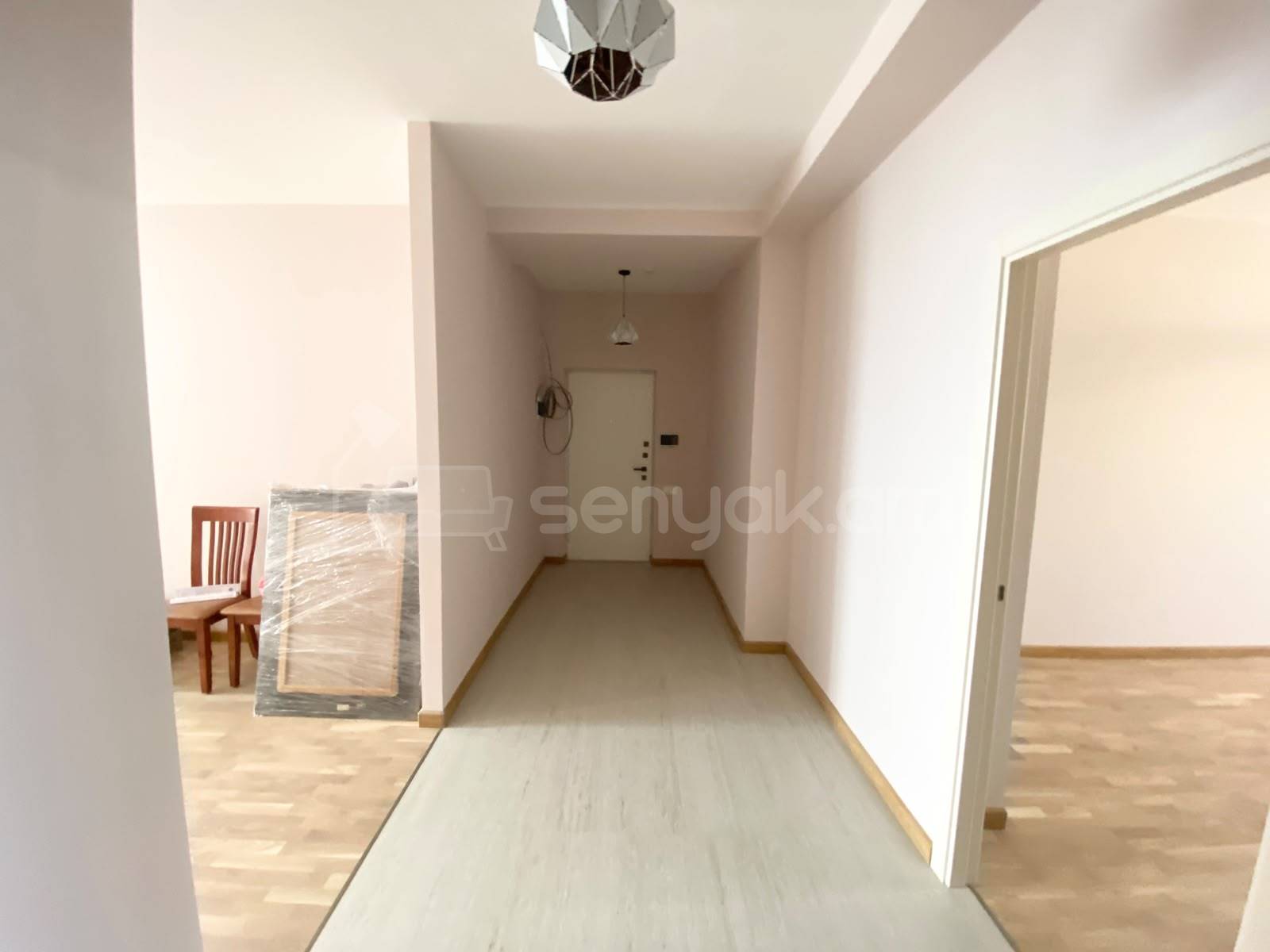 3 Սենյականոց Բնակարան Նորակառույցում, 111քմ, 11/14 հարկ, Կապիտալ Վերանորոգված