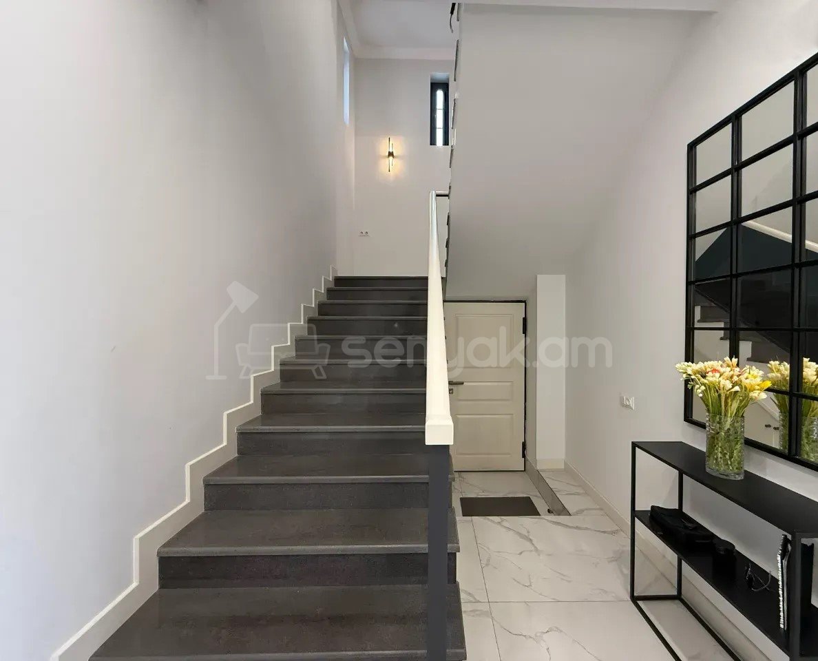 5 Սենյականոց Շքեղ Առանձնատուն, 245քմ, Ավտոտնակով
