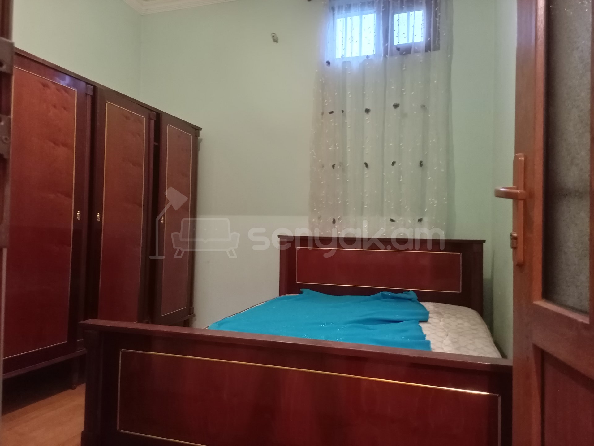 2 Սենյականոց Բնակարան Քարե Շենքում, 35քմ, 2/2 հարկ, Նորմալ Վիճակում, Կահավորված