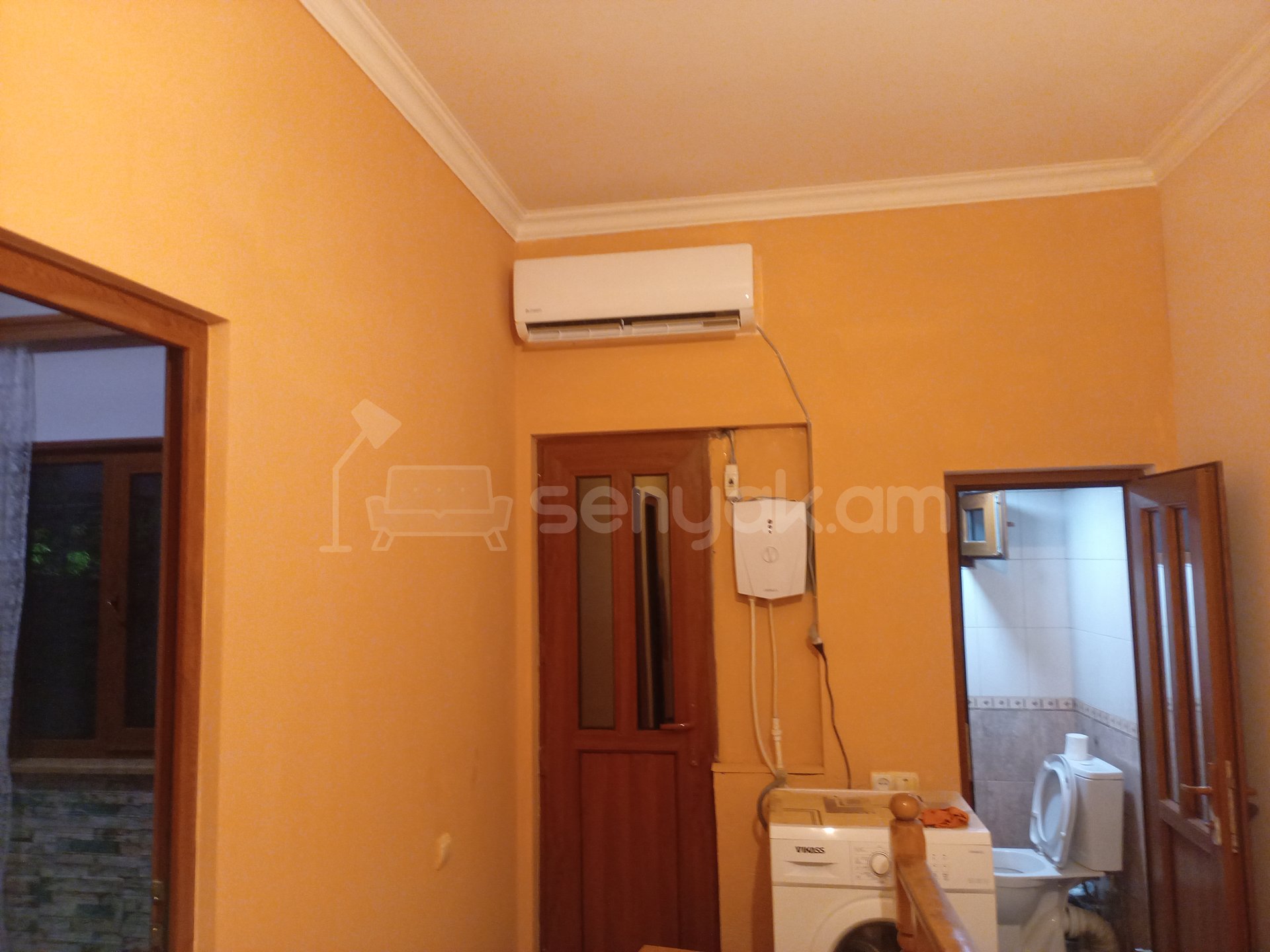 2 Սենյականոց Բնակարան Քարե Շենքում, 35քմ, 2/2 հարկ, Նորմալ Վիճակում, Կահավորված