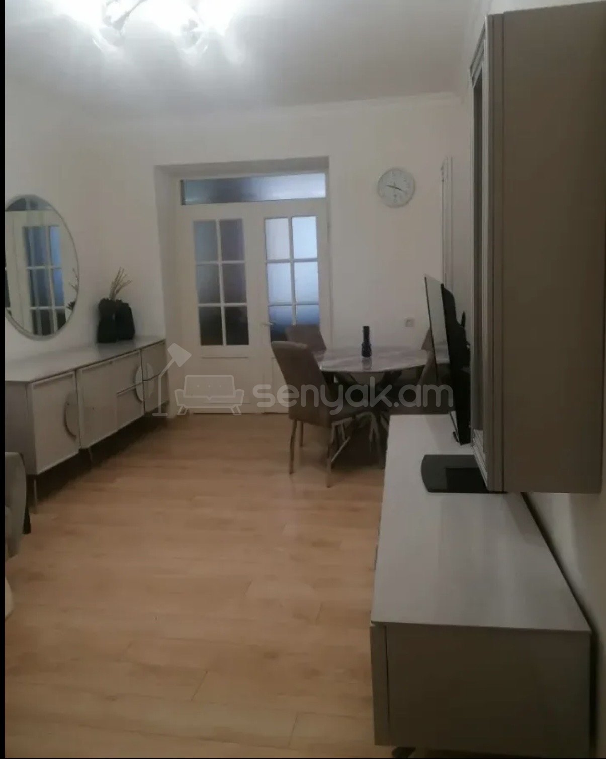 3 Սենյականոց Բնակարան Քարե Շենքում, 57քմ, 5/5 հարկ, Կապիտալ Վերանորոգված