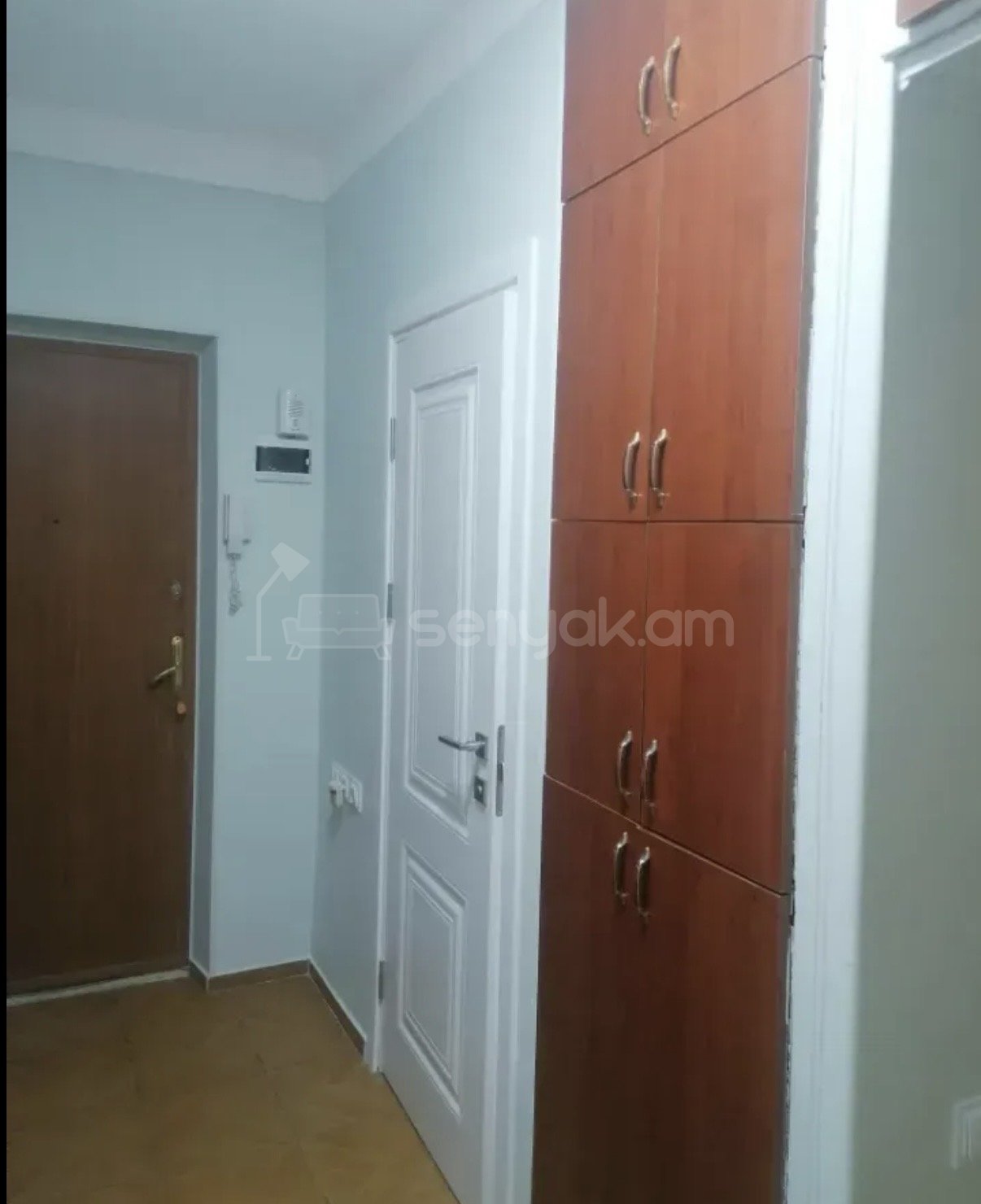 3 Սենյականոց Բնակարան Քարե Շենքում, 57քմ, 5/5 հարկ, Կապիտալ Վերանորոգված