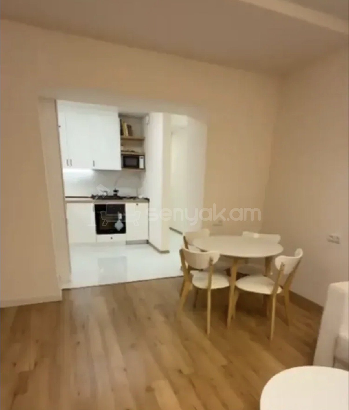 2 Սենյականոց Բնակարան Քարե Շենքում, 52քմ, 5/5 հարկ, Կապիտալ Վերանորոգված