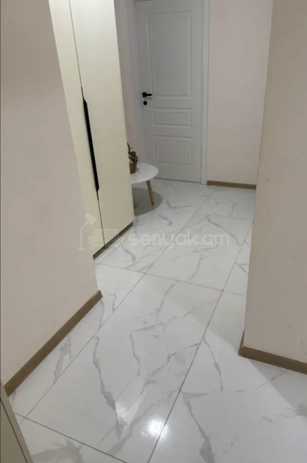 2 Սենյականոց Բնակարան Քարե Շենքում, 52քմ, 5/5 հարկ, Կապիտալ Վերանորոգված