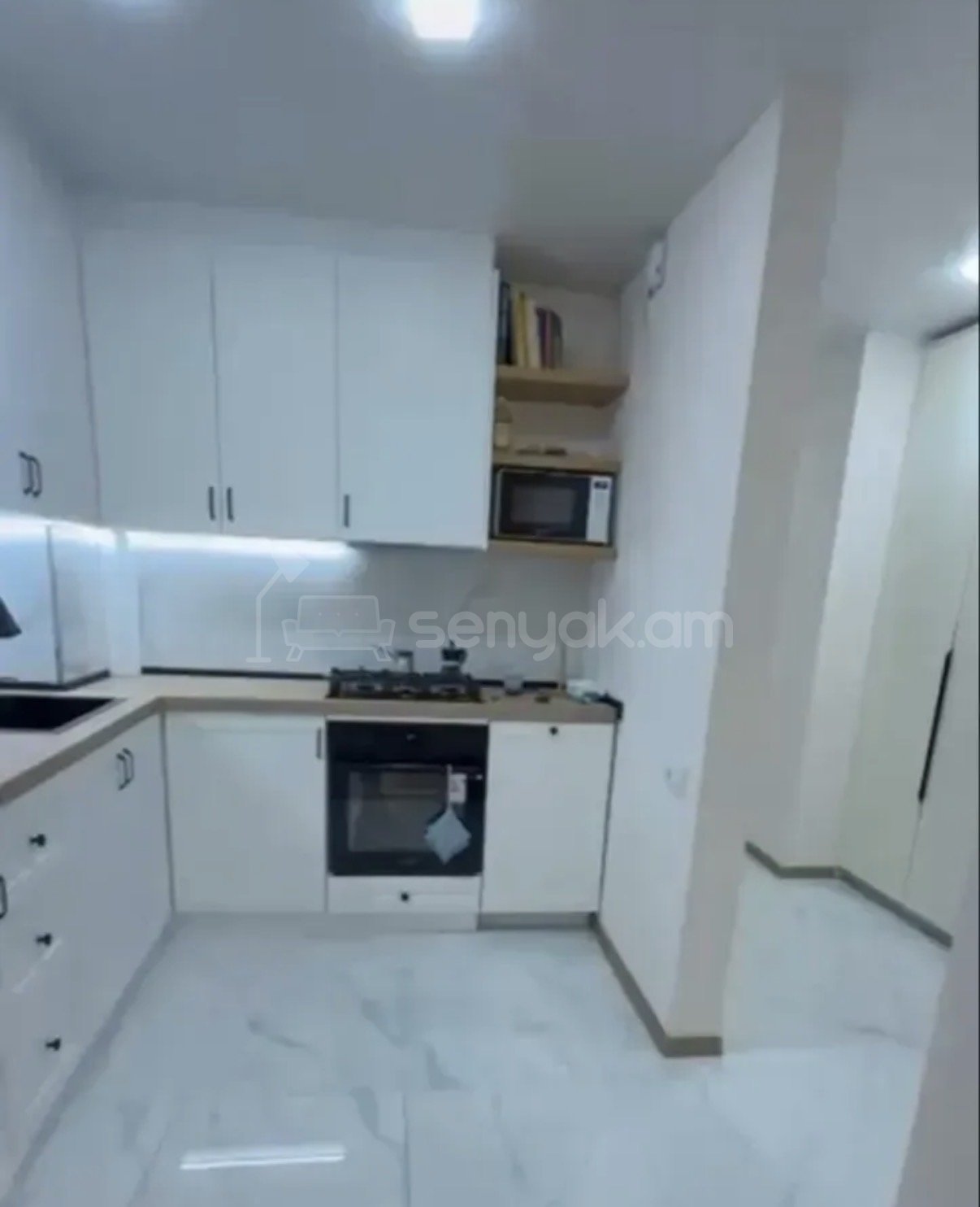 2 Սենյականոց Բնակարան Քարե Շենքում, 52քմ, 5/5 հարկ, Կապիտալ Վերանորոգված
