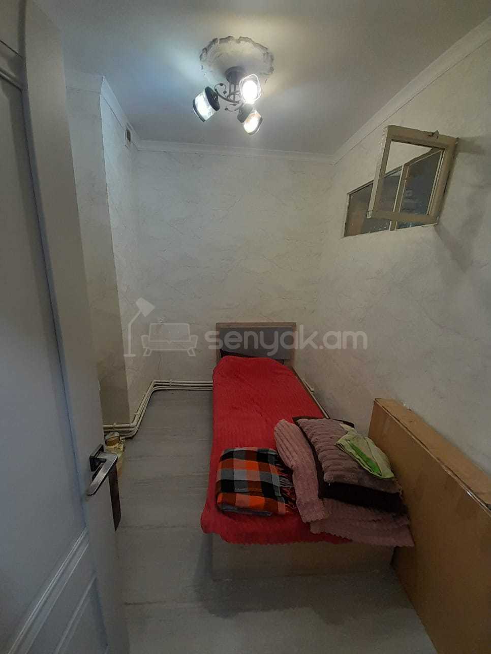 2 Սենյականոց Բնակարան Քարե Շենքում, 56քմ, 1/5 հարկ, Նորմալ Վիճակում