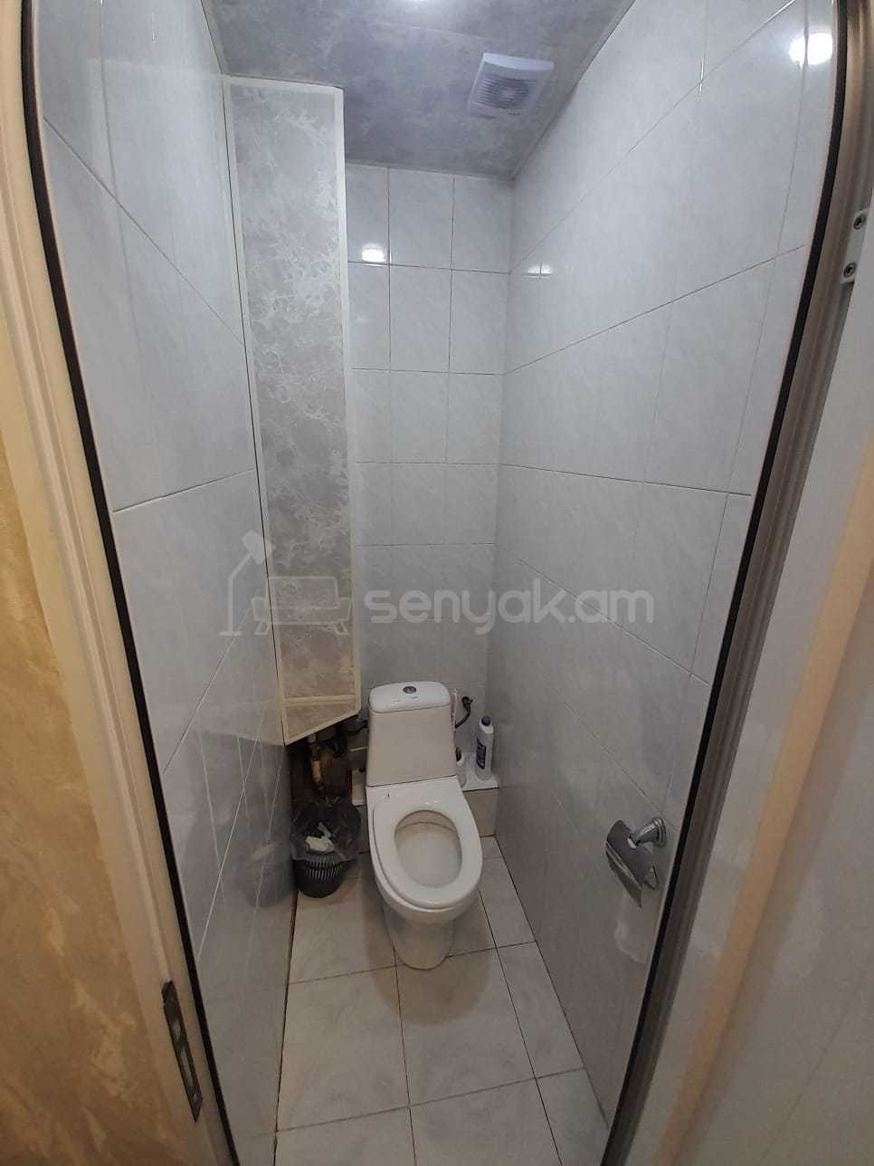 2 Սենյականոց Բնակարան Քարե Շենքում, 56քմ, 1/5 հարկ, Նորմալ Վիճակում
