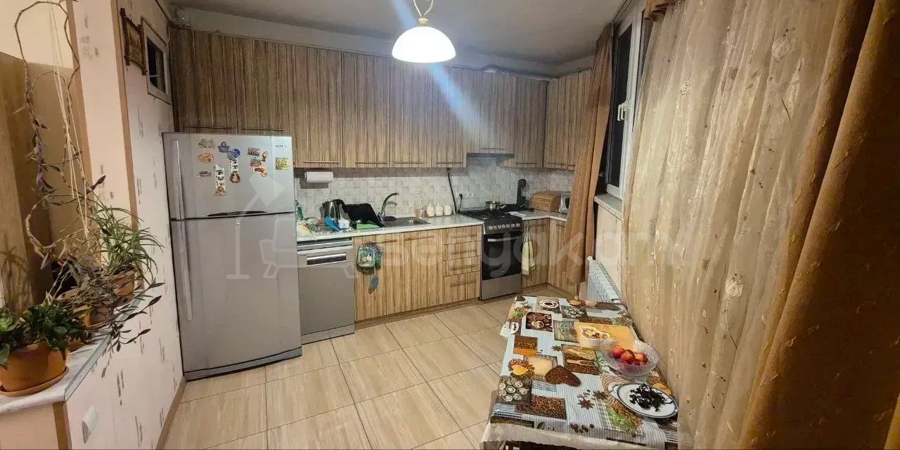 3 Սենյականոց Բնակարան, 75քմ, 13/16 հարկ, Նորմալ Վիճակում
