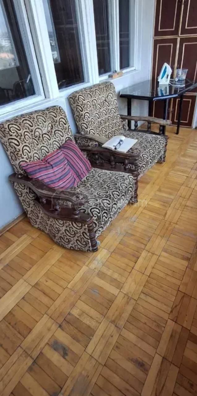 4 Սենյականոց Բնակարան Քարե Շենքում, 78քմ, 2/9 հարկ, Նորմալ Վիճակում, Կահավորված