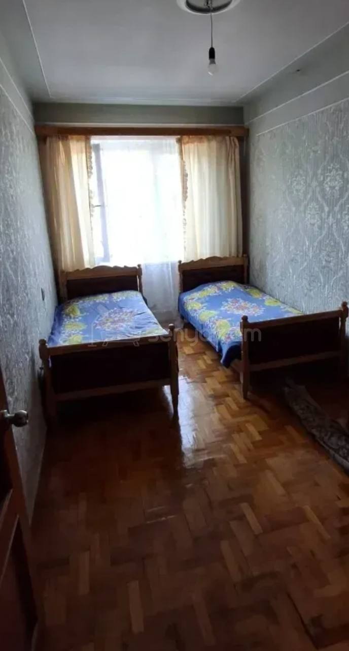 4 Սենյականոց Բնակարան Քարե Շենքում, 78քմ, 2/9 հարկ, Նորմալ Վիճակում, Կահավորված