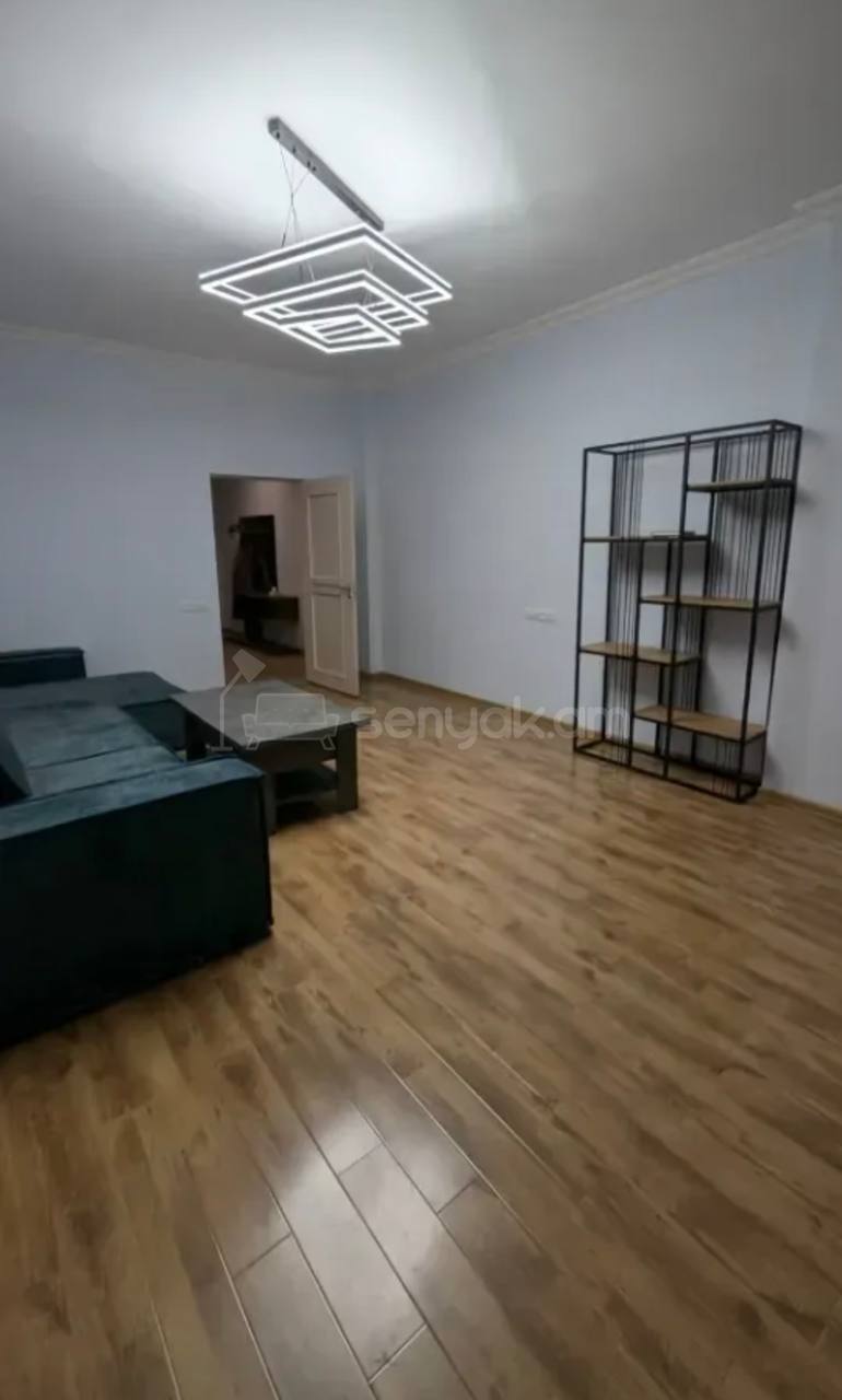 3 Սենյականոց Բնակարան, 100քմ, 8/17 հարկ, Կապիտալ Վերանորոգված, Կահավորված, Արևկող