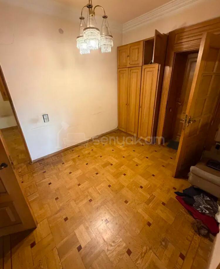 4 Սենյականոց Բնակարան, 93քմ, 2/14 հարկ, Նորմալ Վիճակում