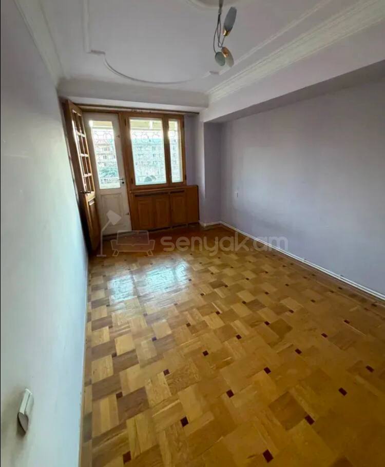 4 Սենյականոց Բնակարան, 93քմ, 2/14 հարկ, Նորմալ Վիճակում