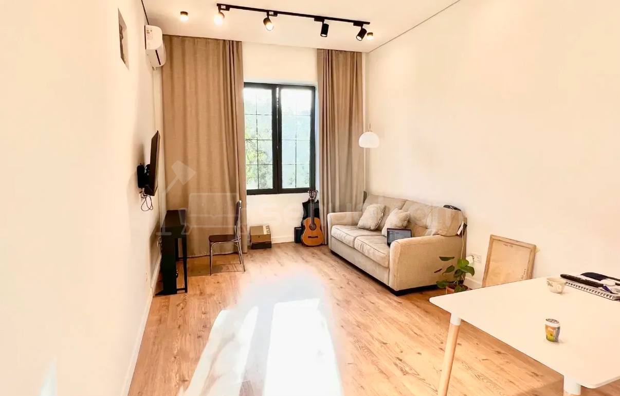 2 Սենյականոց Բնակարան Քարե Շենքում, 40քմ, 2/5 հարկ, Կապիտալ Վերանորոգված, Կահավորված, Արևկող
