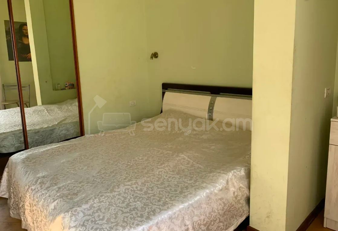 3 Սենյականոց Բնակարան Քարե Շենքում, 93քմ, 3/5 հարկ, Դիզայներական Վերանորոգված, Կահավորված