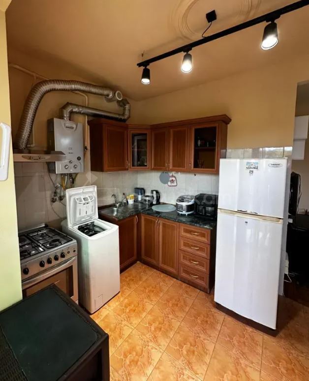 2 Սենյականոց Բնակարան Քարե Շենքում, 52քմ, 5/5 հարկ, Կապիտալ Վերանորոգված, Կահավորված