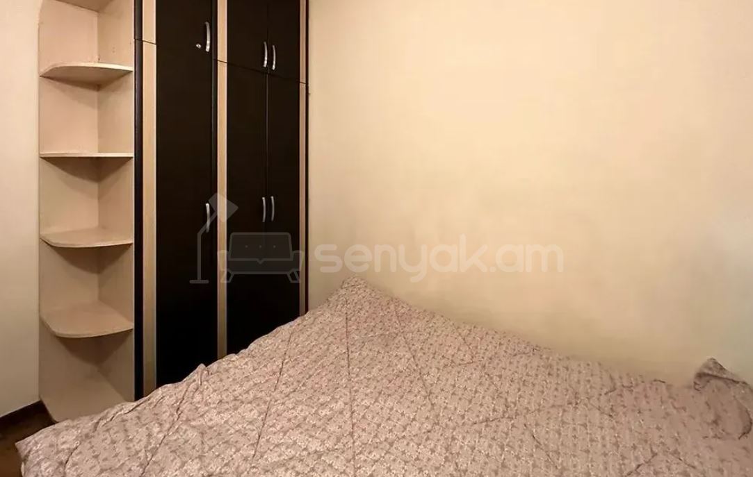 1 Սենյականոց Բնակարան Քարե Շենքում, 35քմ, 5/5 հարկ, Կոսմետիկ Վերանորոգված, Կահավորված
