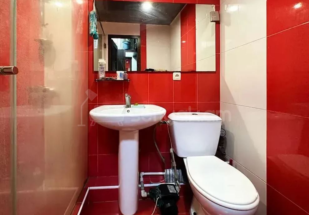 1 Սենյականոց Բնակարան Քարե Շենքում, 35քմ, 5/5 հարկ, Կոսմետիկ Վերանորոգված, Կահավորված