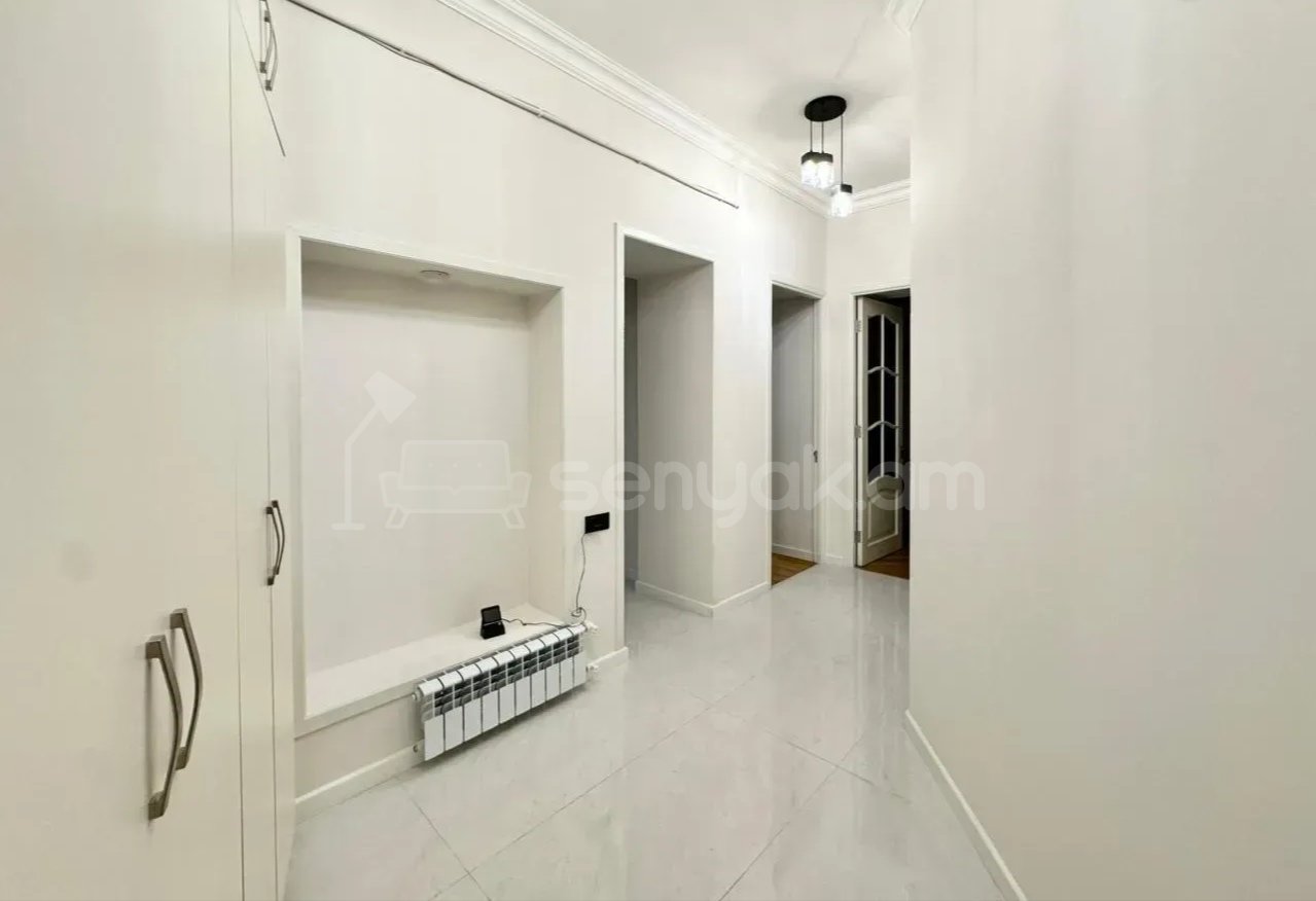 3 Սենյականոց Բնակարան Քարե Շենքում, 70քմ, 2/5 հարկ, Դիզայներական Վերանորոգված, Կահավորված