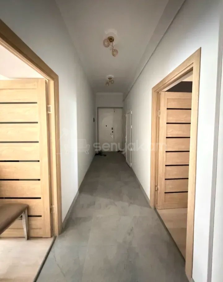 4 Սենյականոց Բնակարան Քարե Շենքում, 90քմ, 2/5 հարկ, Դիզայներական Վերանորոգված, Կահավորված