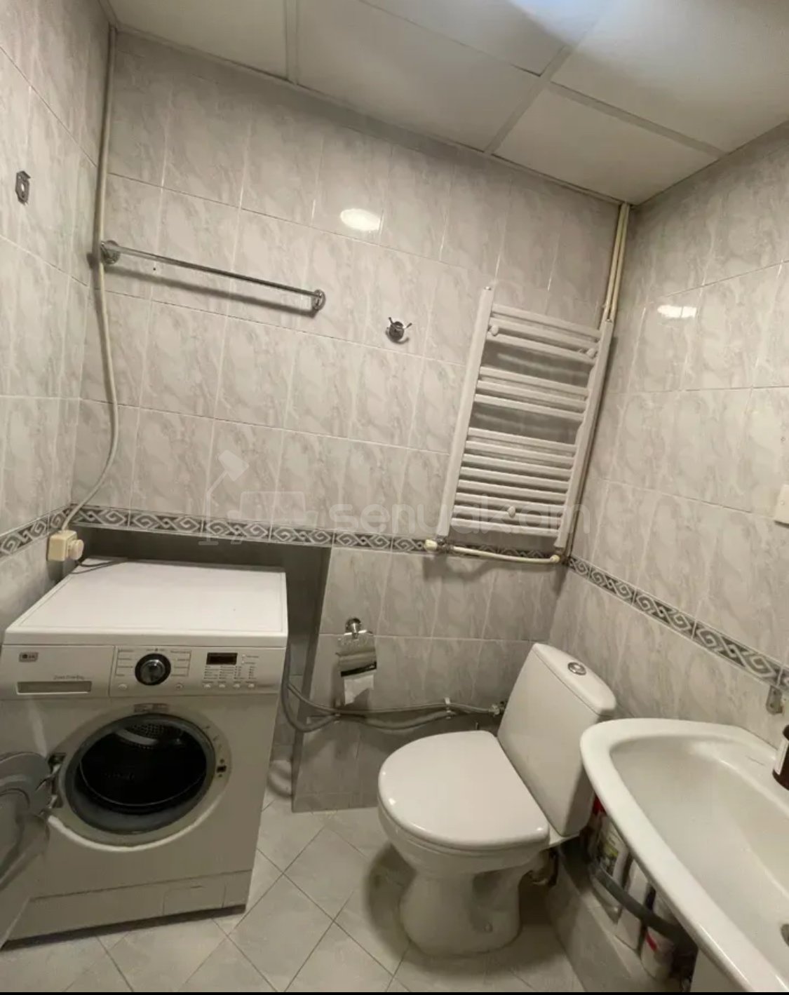 2 Սենյականոց Բնակարան Քարե Շենքում, 60քմ, 5/5 հարկ, Նորմալ Վիճակում, Կահավորված