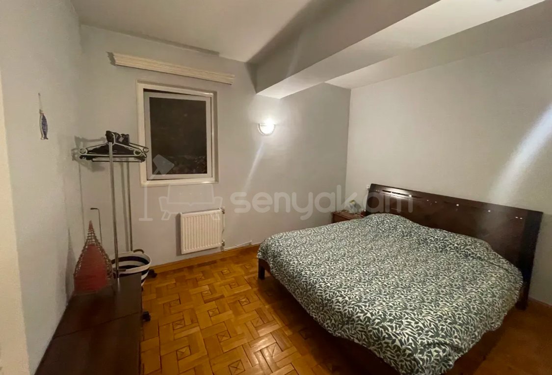 2 Սենյականոց Բնակարան Քարե Շենքում, 60քմ, 5/5 հարկ, Նորմալ Վիճակում, Կահավորված
