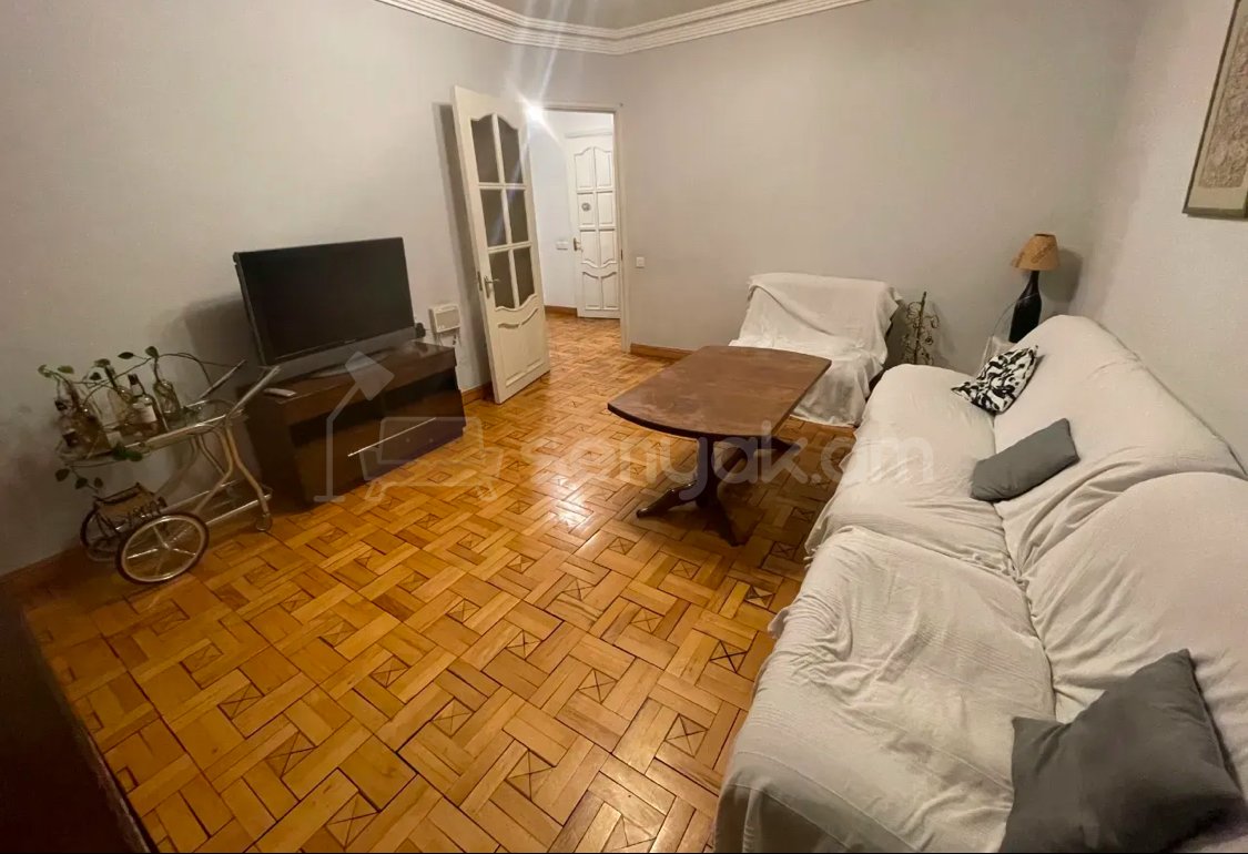 2 Սենյականոց Բնակարան Քարե Շենքում, 60քմ, 5/5 հարկ, Նորմալ Վիճակում, Կահավորված