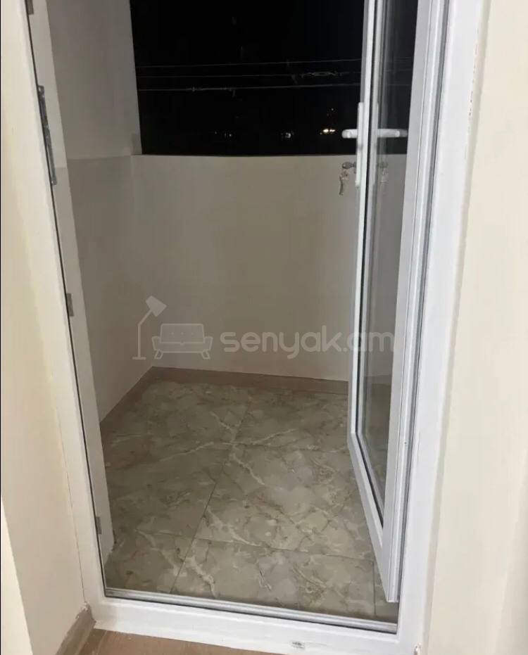 2 Սենյականոց Բնակարան, 38քմ, 3/11 հարկ, Կապիտալ Վերանորոգված, Կահավորված