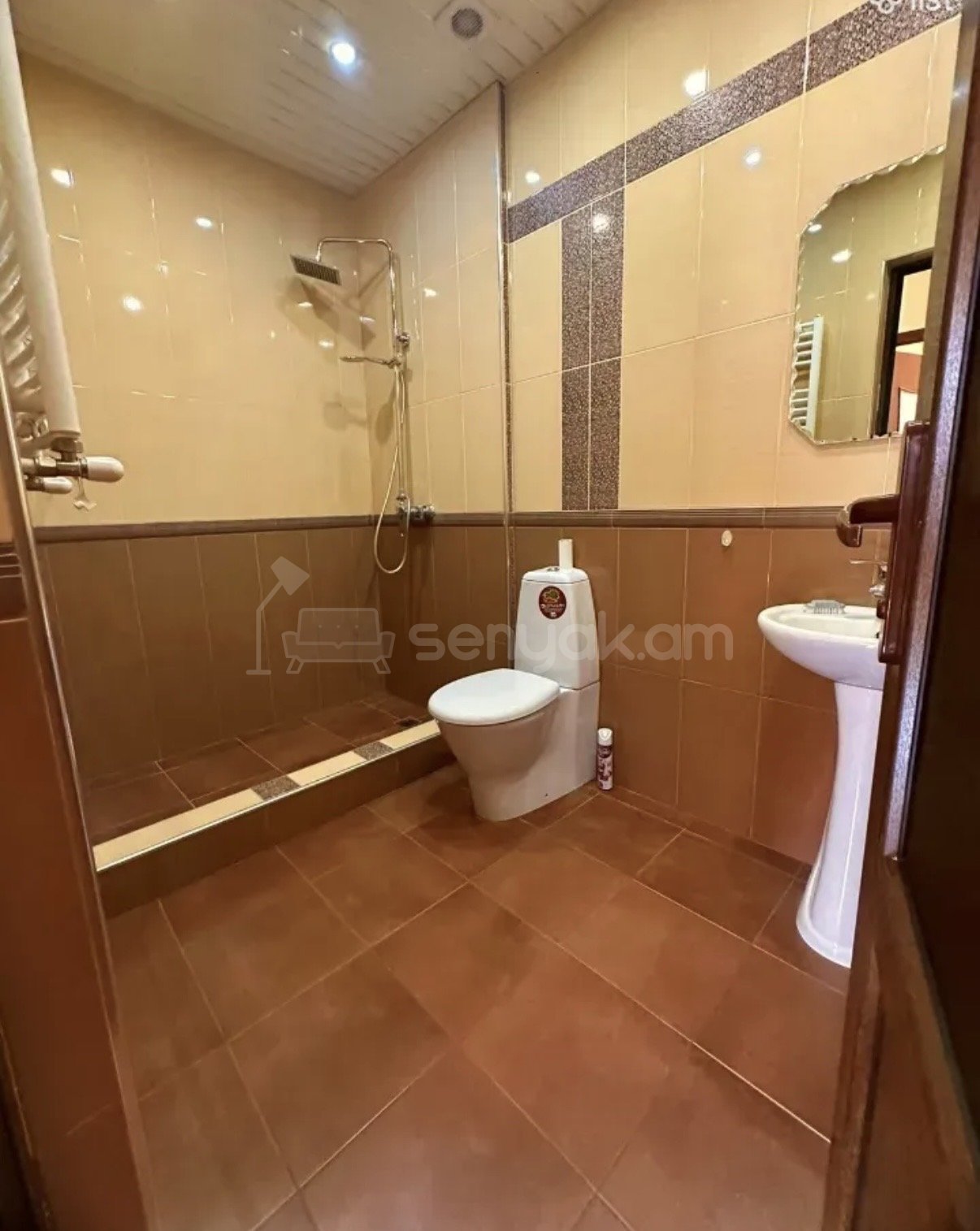 3 Սենյականոց Բնակարան, 85քմ, 2/5 հարկ, Կապիտալ Վերանորոգված, Կահավորված