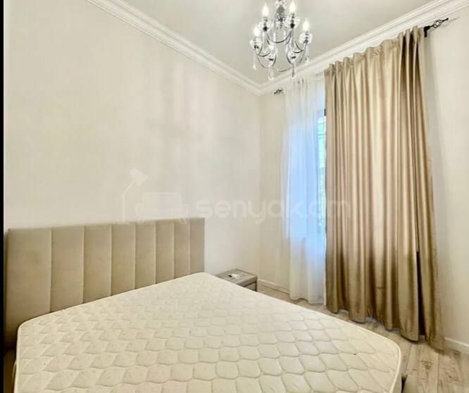 3 Սենյականոց Բնակարան Քարե Շենքում, 64քմ, 2/5 հարկ, Կապիտալ Վերանորոգված