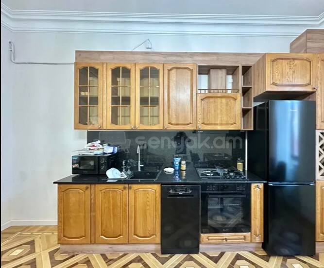 3 Սենյականոց Բնակարան Քարե Շենքում, 64քմ, 2/5 հարկ, Կապիտալ Վերանորոգված
