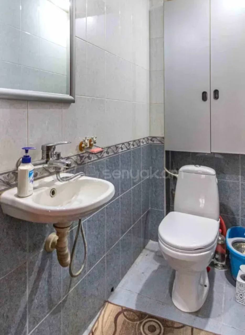 3 Սենյականոց Բնակարան Քարե Շենքում, 90քմ, 3/4 հարկ, Կապիտալ Վերանորոգված