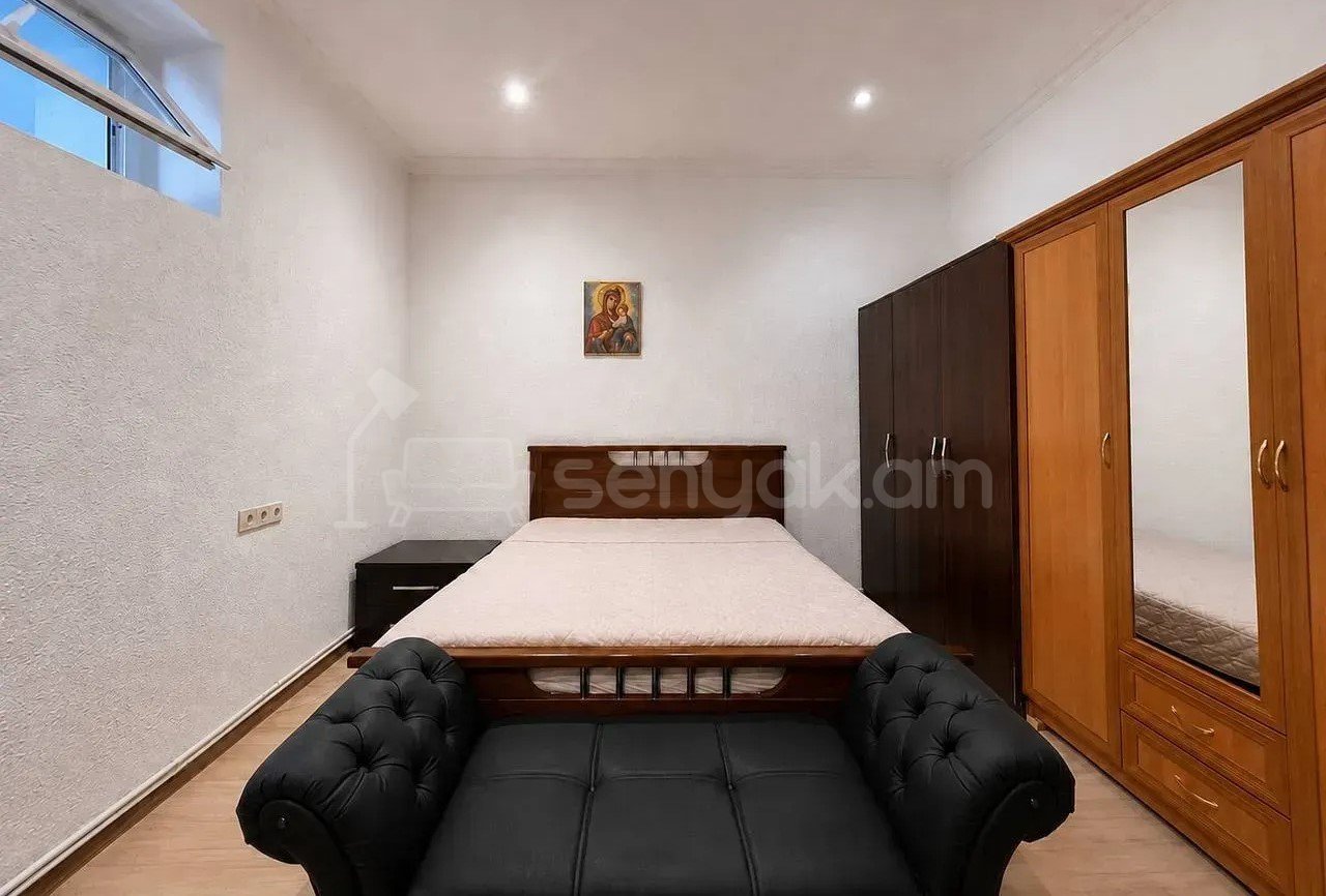 2 Սենյականոց Բնակարան Քարե Շենքում, 44քմ, 2/5 հարկ, Նորմալ Վիճակում