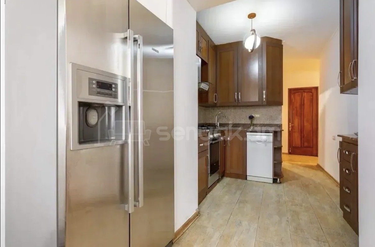 3 Սենյականոց Բնակարան Քարե Շենքում, 80քմ, 4/5 հարկ, Կապիտալ Վերանորոգված, Կահավորված