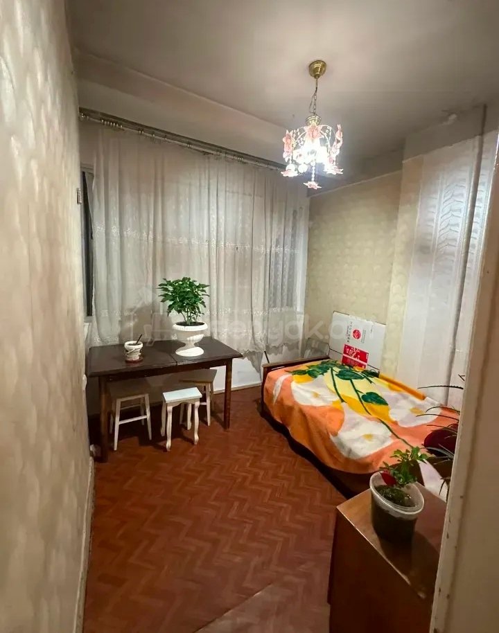 1 Սենյականոց Բնակարան Քարե Շենքում, 47քմ, 3/7 հարկ, Պետական Վիճակում
