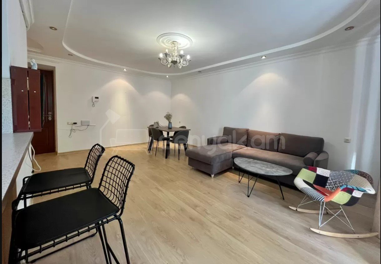 2 Սենյականոց Բնակարան Քարե Շենքում, 50քմ, 3/5 հարկ, Կապիտալ Վերանորոգված, Կահավորված