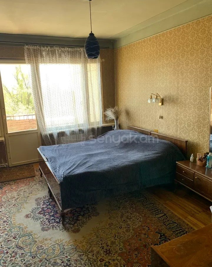 3 Սենյականոց Բնակարան Քարե Շենքում, 98քմ, 4/5 հարկ, Նորմալ Վիճակում