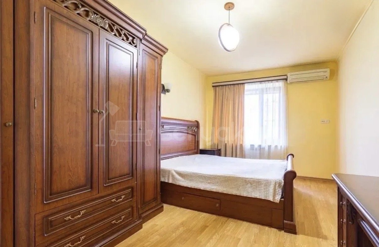 3 Սենյականոց Բնակարան Քարե Շենքում, 80քմ, 4/5 հարկ, Կապիտալ Վերանորոգված, Կահավորված