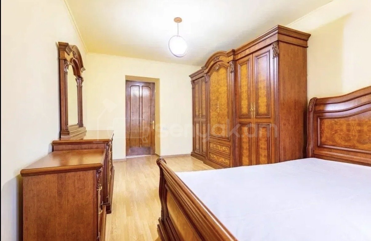 3 Սենյականոց Բնակարան Քարե Շենքում, 80քմ, 4/5 հարկ, Կապիտալ Վերանորոգված, Կահավորված