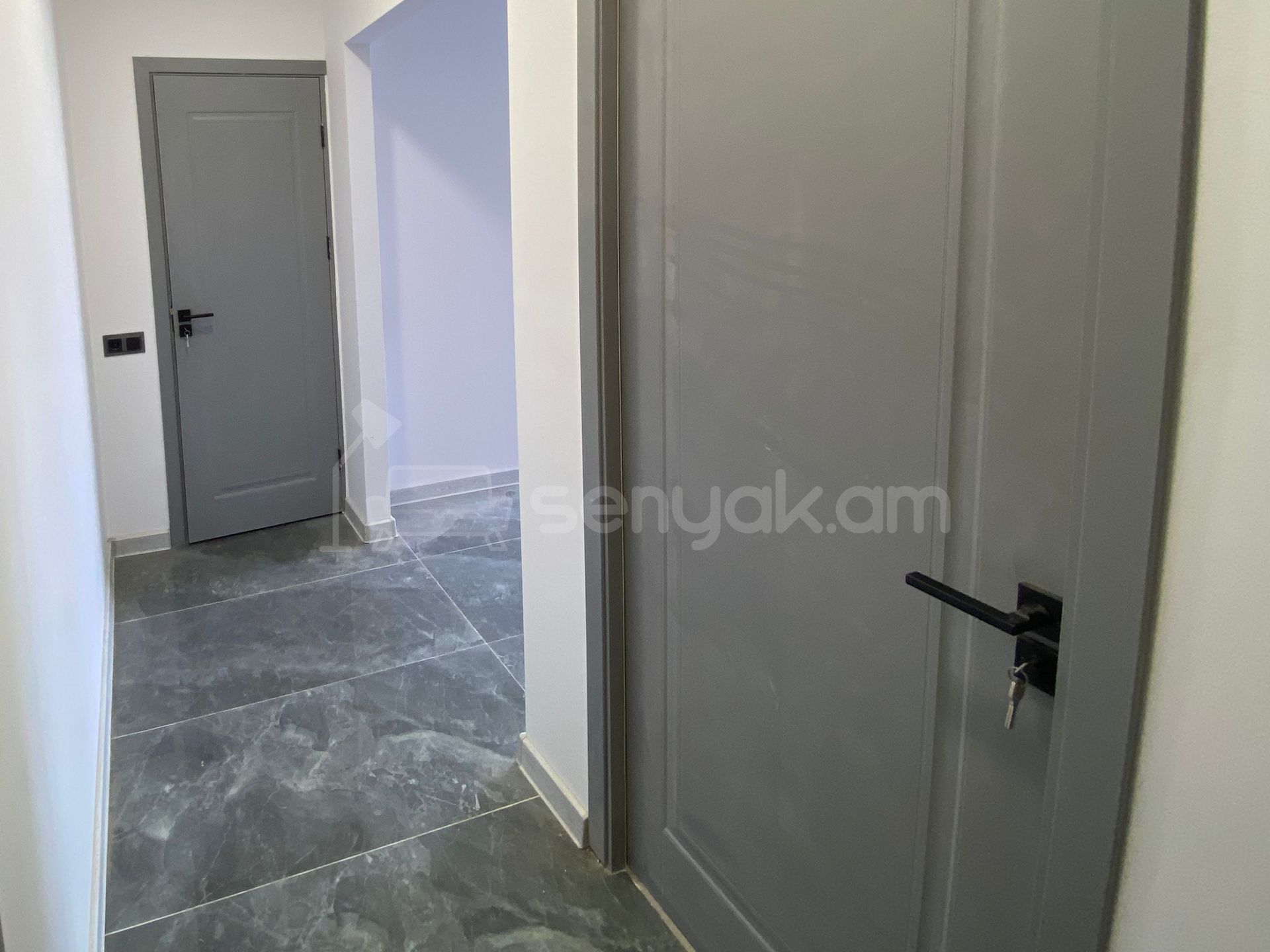 2 Սենյականոց Բնակարան Քարե Շենքում, 32քմ, 4/5 հարկ, Կապիտալ Վերանորոգված