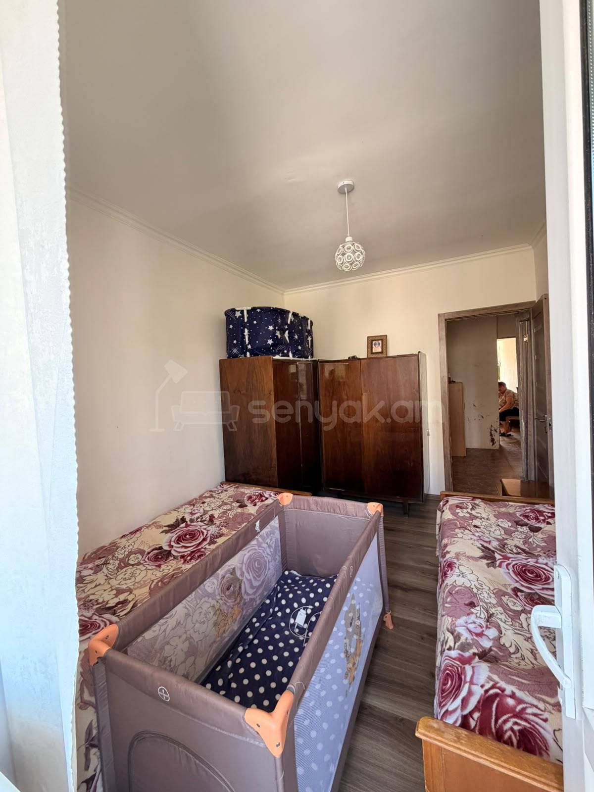 3 Սենյականոց Բնակարան Քարե Շենքում, 78քմ, 2/5 հարկ, Նորմալ Վիճակում