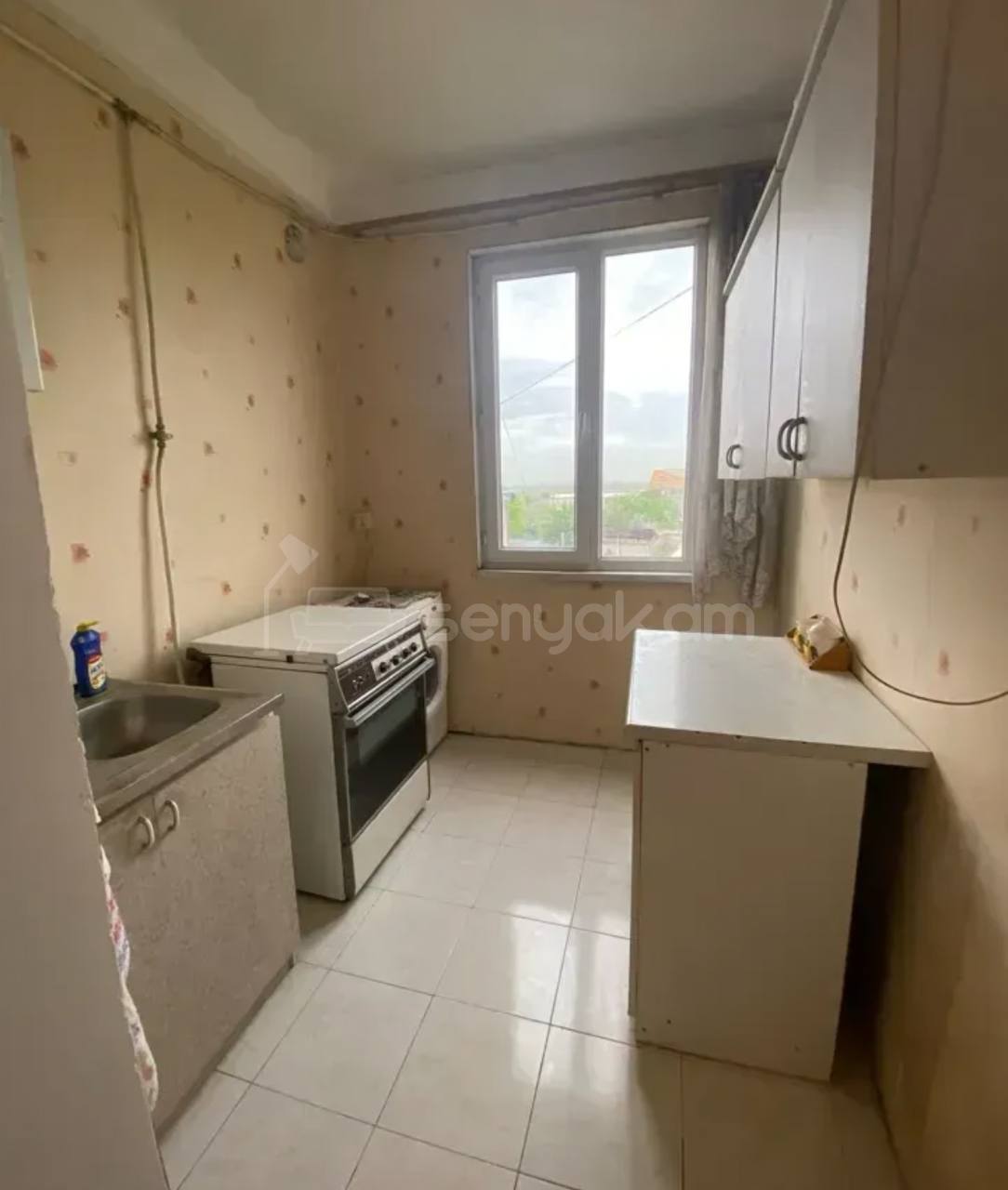 2 Սենյականոց Բնակարան Քարե Շենքում, 60քմ, 4/5 հարկ, Պետական Վիճակում, Կահավորված
