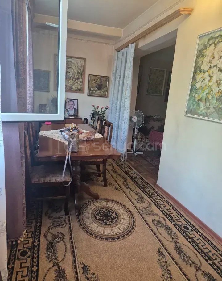 2 Սենյականոց Բնակարան Քարե Շենքում, 67քմ, 1/5 հարկ, Պետական Վիճակում