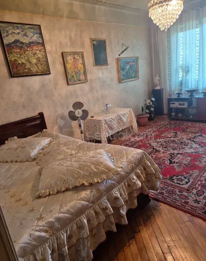 2 Սենյականոց Բնակարան Քարե Շենքում, 67քմ, 1/5 հարկ, Պետական Վիճակում