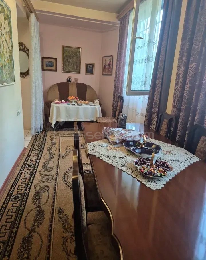 2 Սենյականոց Բնակարան Քարե Շենքում, 67քմ, 1/5 հարկ, Պետական Վիճակում