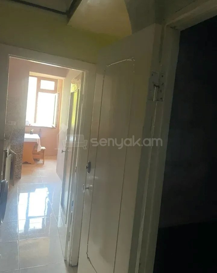 3 Սենյականոց Բնակարան Քարե Շենքում, 67քմ, 2/5 հարկ, Նորմալ Վիճակում